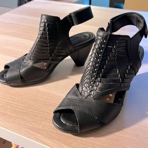 New without tags Earth 3” heel open toe shoes